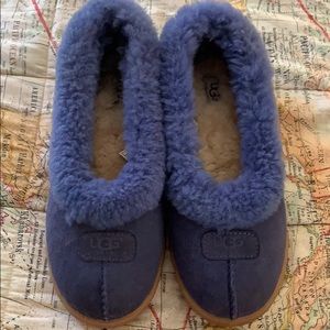 Gently used blue Ugg slippers size 8